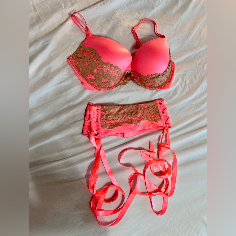 Victoria's Secret VERY SEXY PUSH UP Pink and Gold Bra w/ corset